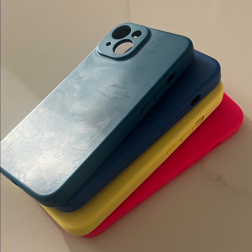 (4) iPhone 13 Cases: Stylish Multi-Color Phone Cases